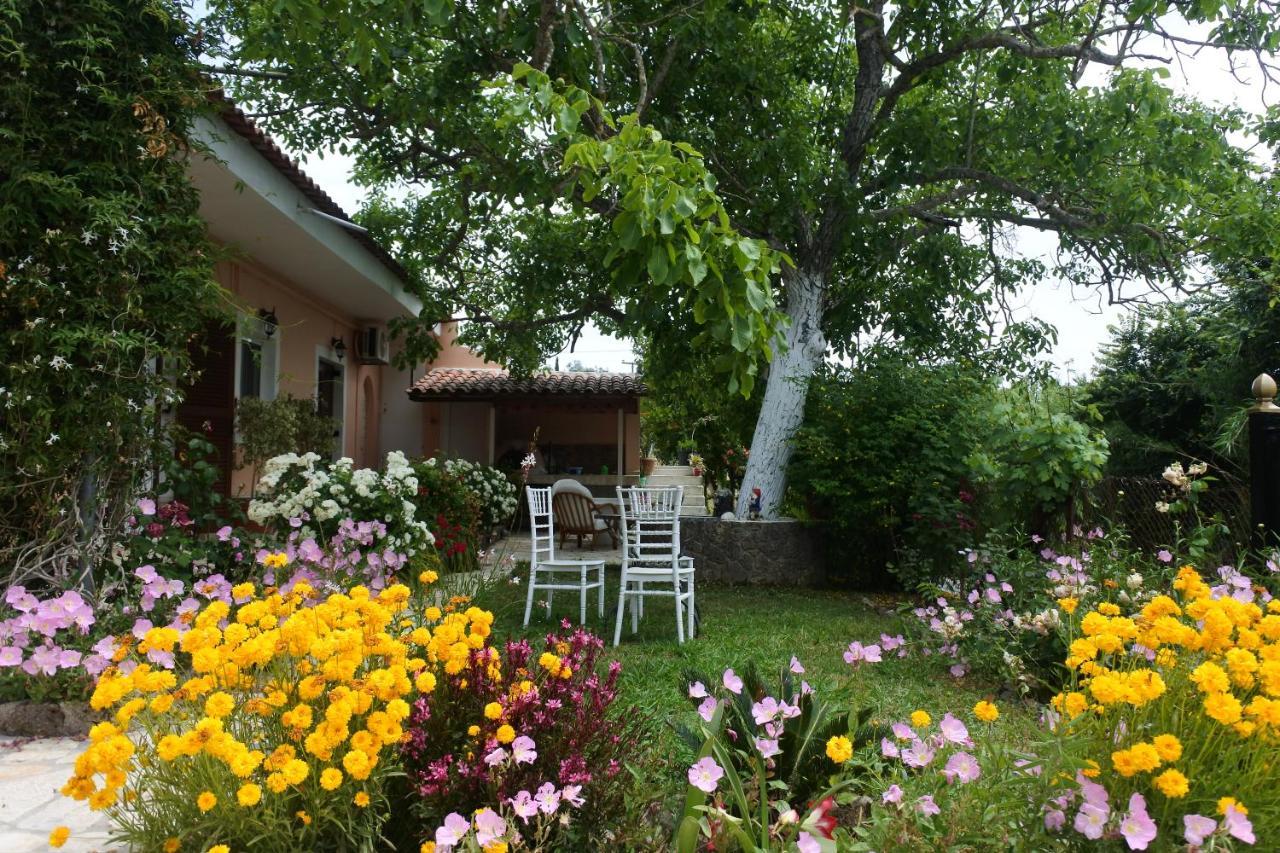 Mina'S Serene Garden House Kontokali Exterior photo